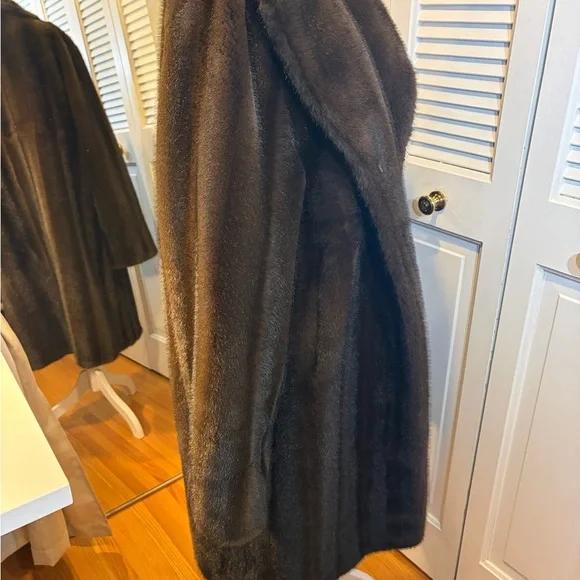 Classic Women's Brown Faux Fur Coat - Picture 8 of 12